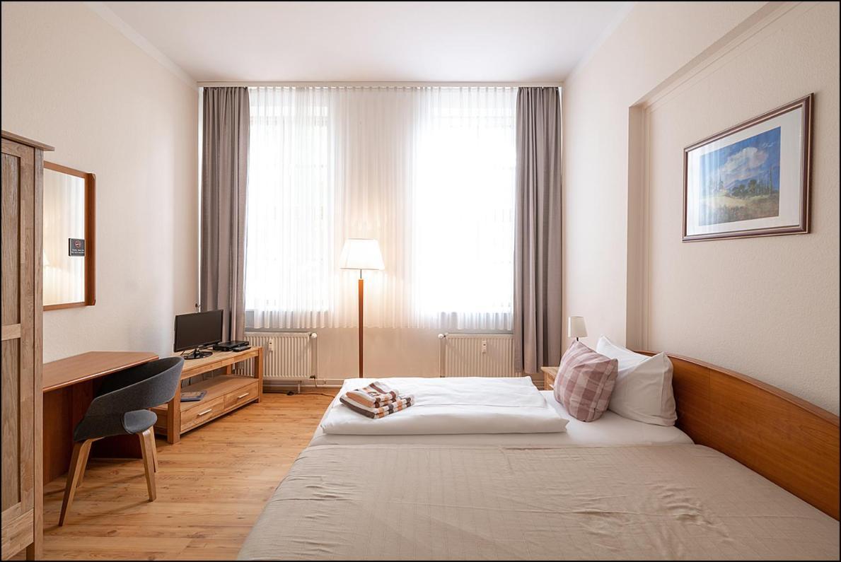 Markt Eins Gaestezimmer Schoppenstedt Bagian luar foto