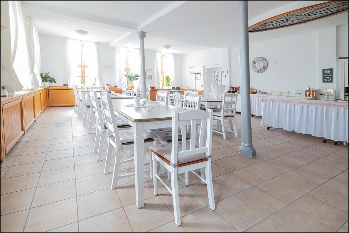 Markt Eins Gaestezimmer Schoppenstedt Bagian luar foto