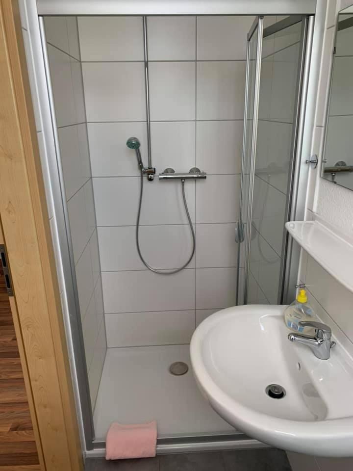Markt Eins Gaestezimmer Schoppenstedt Bagian luar foto